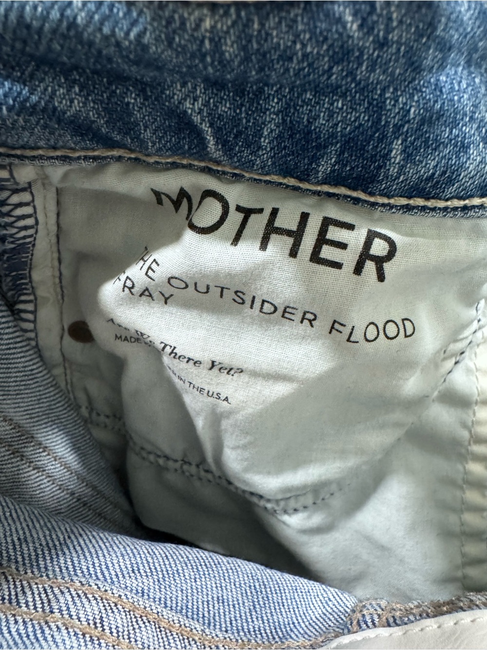 MOTHER Cropped High-Rise Light Blue Washed Jeans - Picture 4 of 6